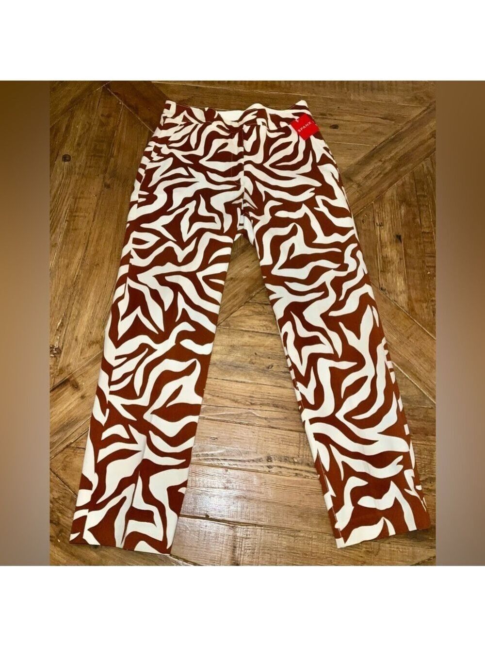 Spanx On-the-Go Ankle Slim Straight Pants‎ in size medium - NWT - Zebra print